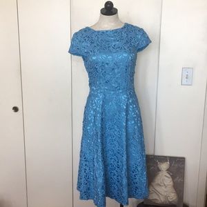 VINTAGE women’s fit and flare midi dress.
